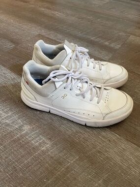 On Running Women’s Roger Federer Sneakers